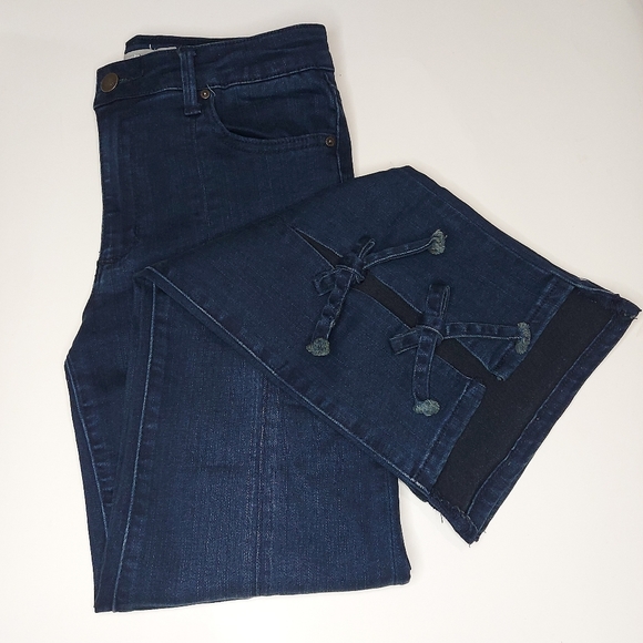 Tractr Front Slit Tie Detail & High Low Hem Jeans - Picture 11 of 16